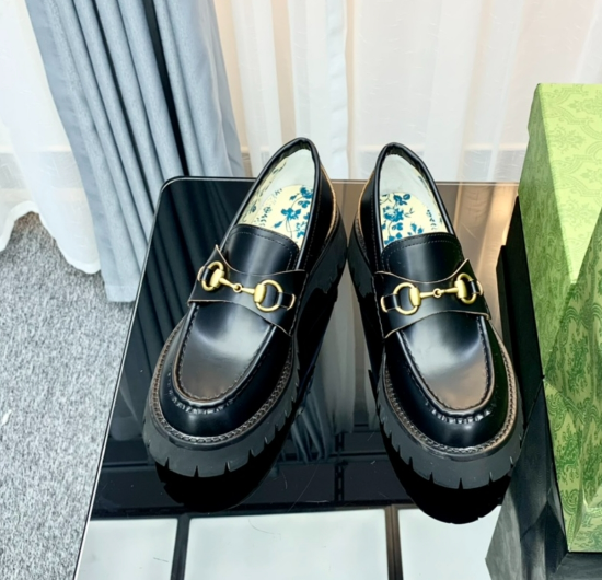 Picture of gucci loafers version