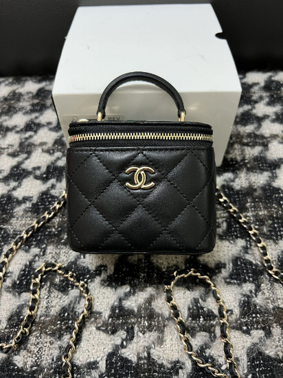 Picture of Chanel: The new style in 2022: a large-sized hand-carry chain box bag