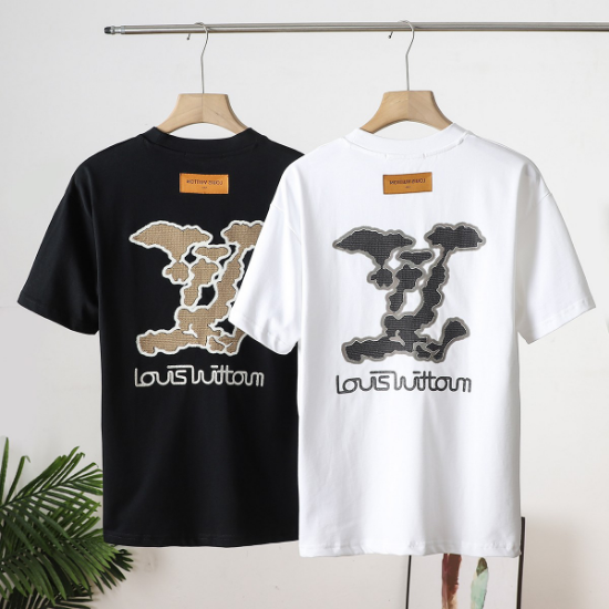 Picture of LV Louis Vuitton 25ss early spring new letter print short sleeves