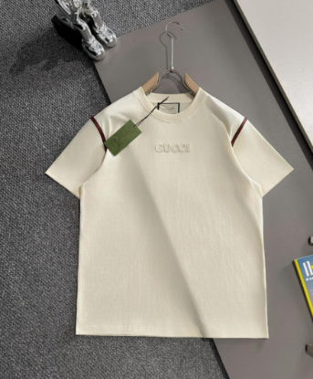 Picture of Gucci 2025 new red and green ribbon stitching original cloth patch letter logo unisex short-sleeved T-shirt