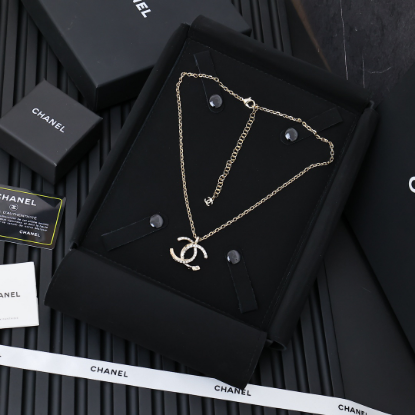 Picture of The classic Chanel double-C necklace