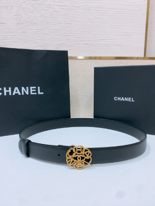 Picture of The classic double-C logo buckle of the Chanel belt is paired with an imported lambskin belt body